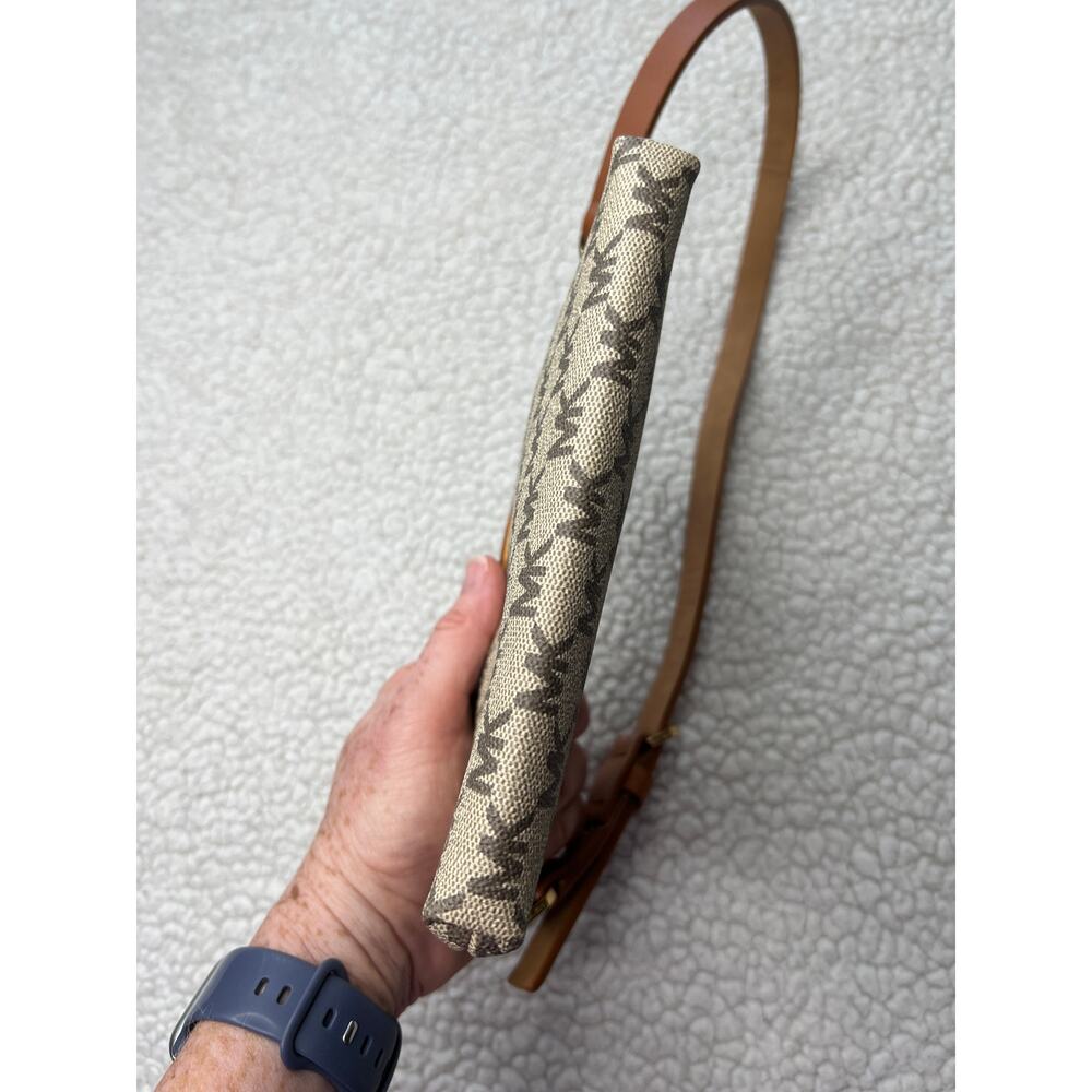 Michael Kors Signature Fanny Pack Belt Bag Brown - Picture 7 of 10